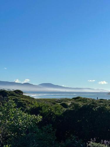 Redbill Surf Shack - SO Close to Redbill Beach!