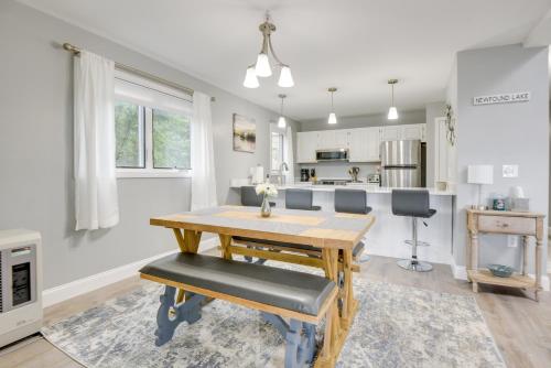 Newfound Lake Vacation Rental with Deck and Lake View in 布里斯托爾(NH)