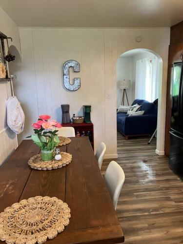3 Bedroom 1 and a half Baths Located in Beautiful Cuyahoga Falls in Cuyahoga Falls, USA