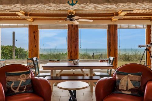 Space Coast Beachhouse Oceanfront Suite B in Indialantic, USA