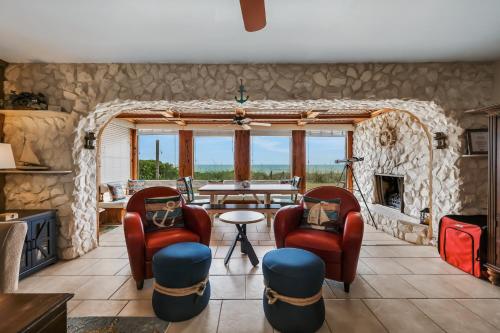 Space Coast Beachhouse Oceanfront Suite B in Indialantic, USA