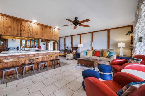 Space Coast Beachhouse Oceanfront Suite B in Indialantic, USA