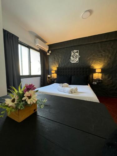 Standard Double Room image 2