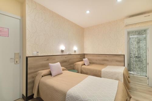 Hostal Art Madrid - image 7