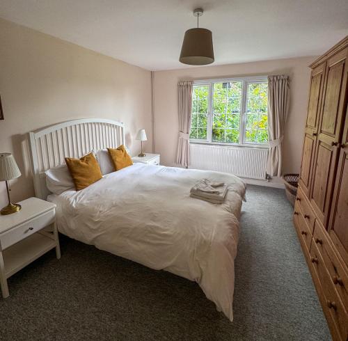Spacious home in Bath, nature and city! in Combe Down