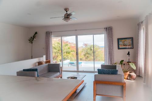 Oceanview Luxury Retreat with Private Infinity Pool in Grand Anse