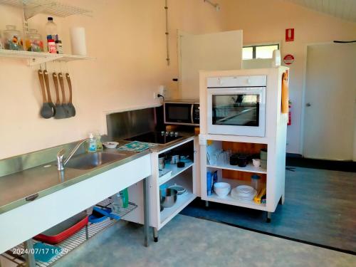 Tamarind Gardens Camping, Caravans, Accommodation in Chillagoe