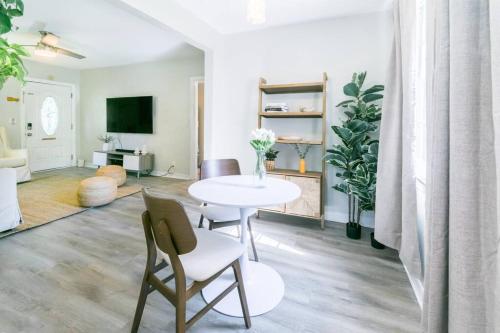 Cozy 2 bedroom 20 minutes from airport in Jacksonville, USA