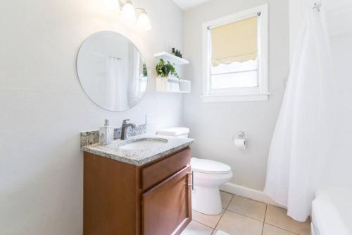 Cozy 2 bedroom 20 minutes from airport in Jacksonville, USA