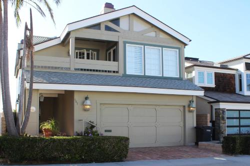 107 G St in Newport Beach, USA