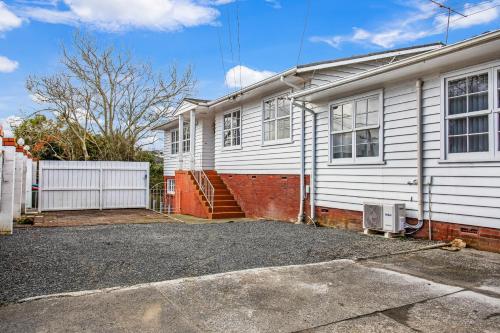 Sunlit Glow Home with Parking and Air-con, Auckland (fotografie 8)