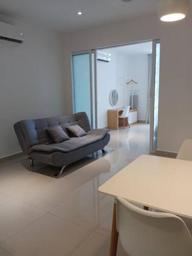 The Shore Cozy Suite in CBD The Shore Cozy Suite in CBD