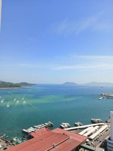 The Shore Cozy Suite in CBD The Shore Cozy Suite in CBD