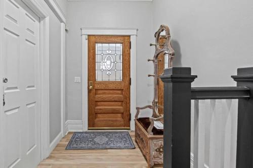 Green-Door Brownstone Private Room - BD 3 in West Bergen, USA