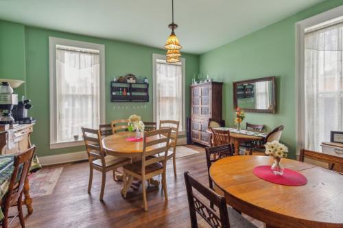 Carroll Cottage at Main Street Bed & Breakfast