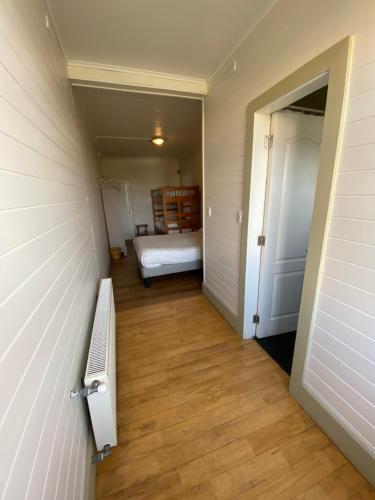 指南针戴尔苏尔旅舍 (Hostal Compass del Sur) in 瓦拉斯港