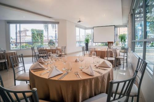 593078525 Wyndham Garden Guayaquil