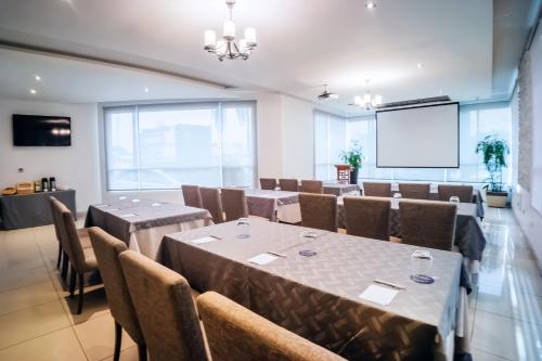 593078536 Wyndham Garden Guayaquil