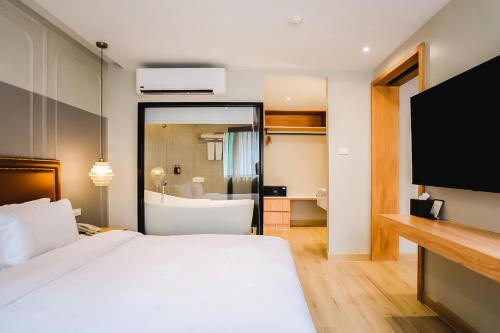 Suite image 10