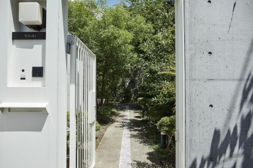 Shibi - 출입구
