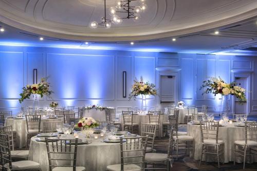 قاعة للمآدب, نورفولك ووتر سايد ماريوت (Norfolk Waterside Marriott) in Norfolk City Center