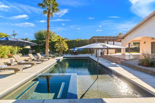 Casa Paloma by VARE PoolSpa BBQ Fire-Pit HUGE yard in La Quinta, USA