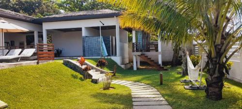 VILLA - MER - PISCINE - JARDIN in Foulpointe