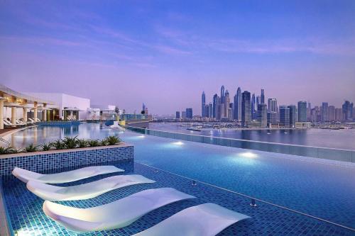 Seven Palm Jumeirah 1 Bed Views, Dubai (foto 2)