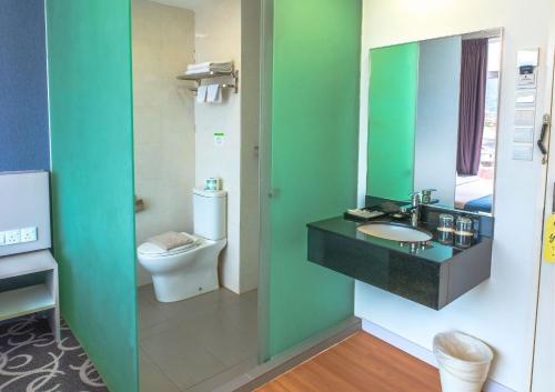 room detail thumbnail 2