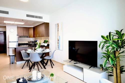 Stunning View 1 Bedroom Apartment Pool & Gym, Dubai (photo 7)