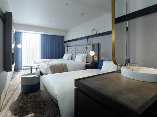 Superior Twin Room with Extra bed with Shower Booth