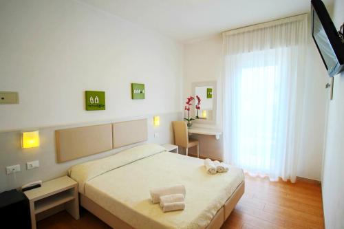 2 twin beds