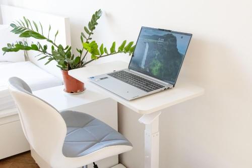 Apartment image 8