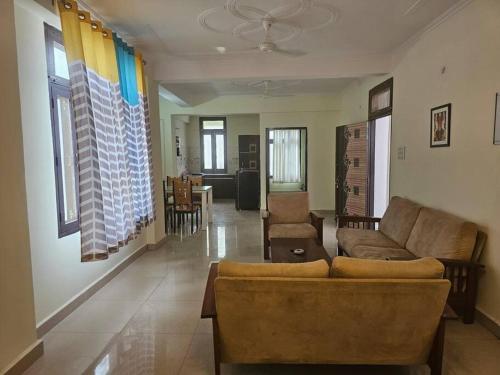 3 BHK in Krishna Nagar Lucknow LKO401L