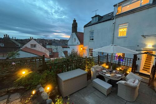 Host & Stay - Voyagers' View, Whitby (photo 4)