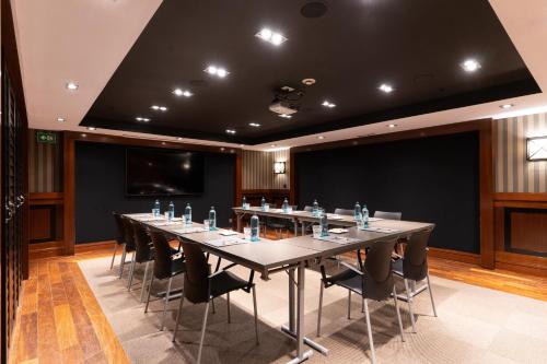 U232 Hotel - image 8