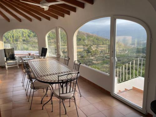 Facilities, Casa Dali Spacious Hilltop Villa with Sea Views near Denia medium term stay in Monte Pego