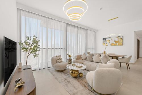 3BR plus maid's room with Burj Khalifa views, Дубай
