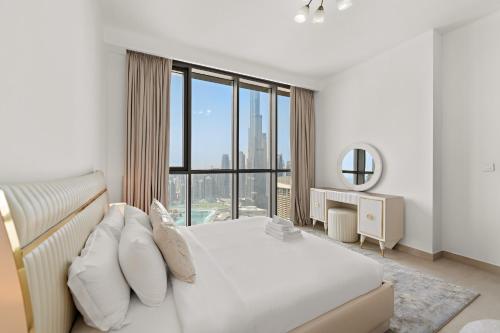 2BR Stunning Burj Khalifa View|Dubai Mall Access - image 9