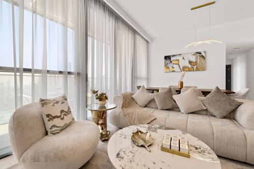 3BR plus maid's room with Burj Khalifa views, Дубай (фото 7)