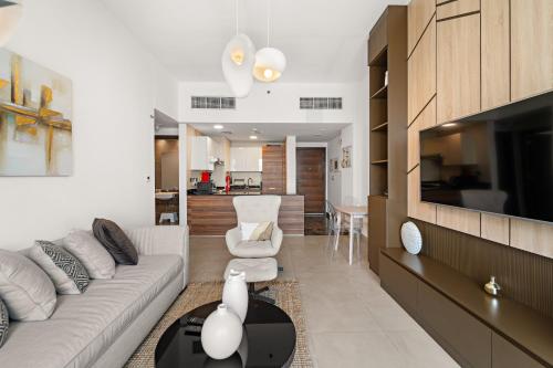 Waterfront View 1BR APT with Gym, Pool & Sauna, Dubaj (zdjęcie 9)
