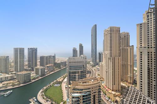Waterfront View 1BR APT with Gym, Pool & Sauna, Dubaj (zdjęcie 7)