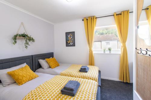 Three-Bedroom House image 6