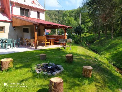 Apartmán Pod Sjezdovkou (Apartman Pod Sjezdovkou) in Český Jiřetín