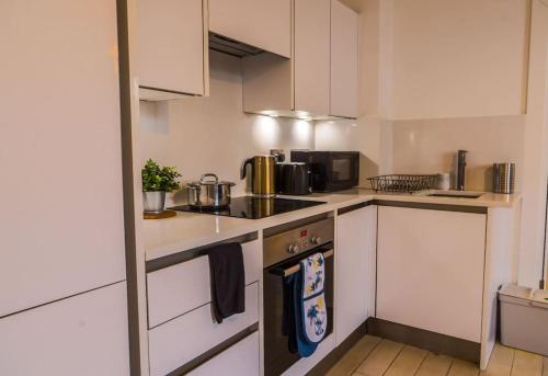 Central Flat, Free Parking, Ideal for Contractors, Рединг (фото 9)