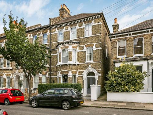 Pass the Keys Elegant GetAway House in Vibrant Clapham Juction, London (photo 8)