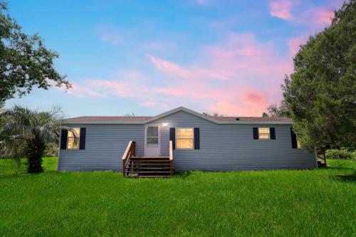 Relaxing 4BR Hideaway in Groveland cottage in Clermont, USA