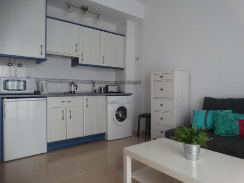 Malaga Apartamentos - image 3