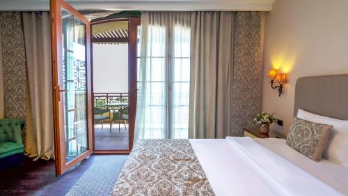 Sapphire Marine Hotel Room Type - Family Room Sapphire Marine Hotel Room Type - Family Room