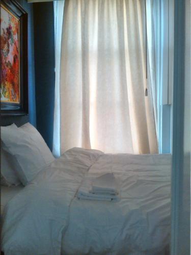 Miss Jordaan for Quiet Travellers – Amsterdam, NY